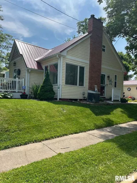 1300 S 24th St, Quincy, IL 62301