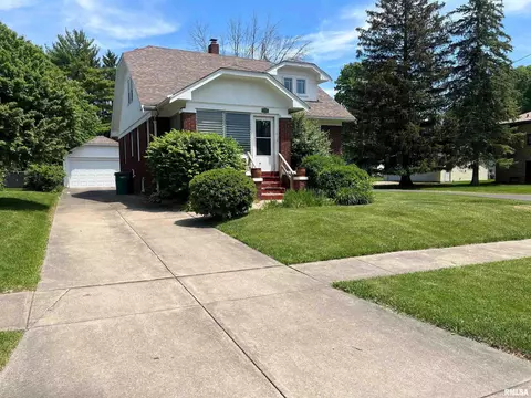 1011 Florence Ave, Galesburg, IL 61401