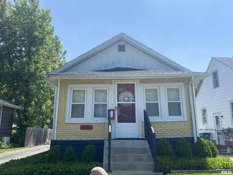 2136 Holmes Ave, Springfield, IL 62704