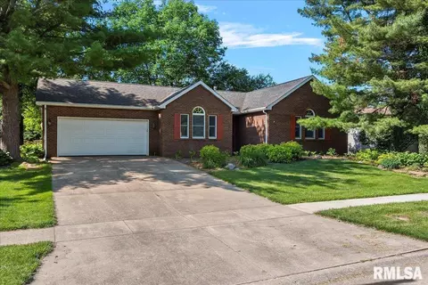 1120 Steeplechase Ln, Springfield, IL 62712
