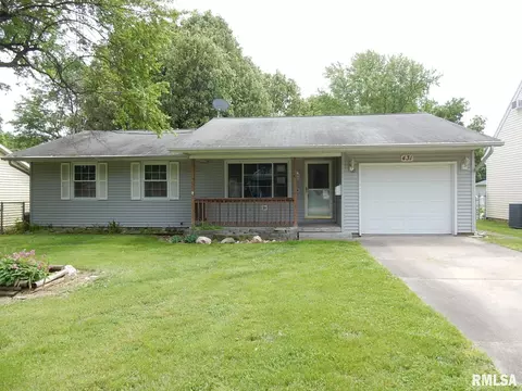 431 10th St, Lincoln, IL 62656