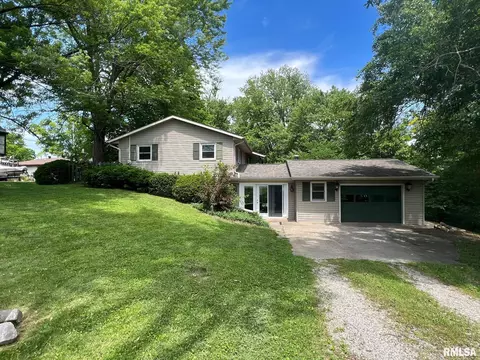 475 Juniper Dr, Petersburg, IL 62675