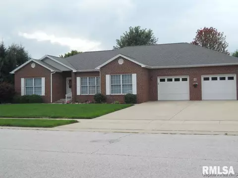 23 Wadsworth Dr, Jacksonville, IL 62650