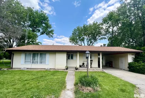 17564 Bobwhite St, Petersburg, IL 62675