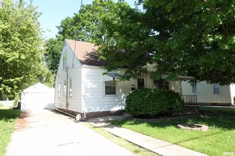 243 N Farnham St, Galesburg, IL 61401