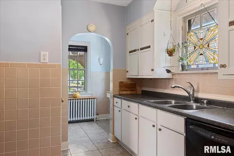2137 N 6th St, Springfield, IL 62702 photo 17
