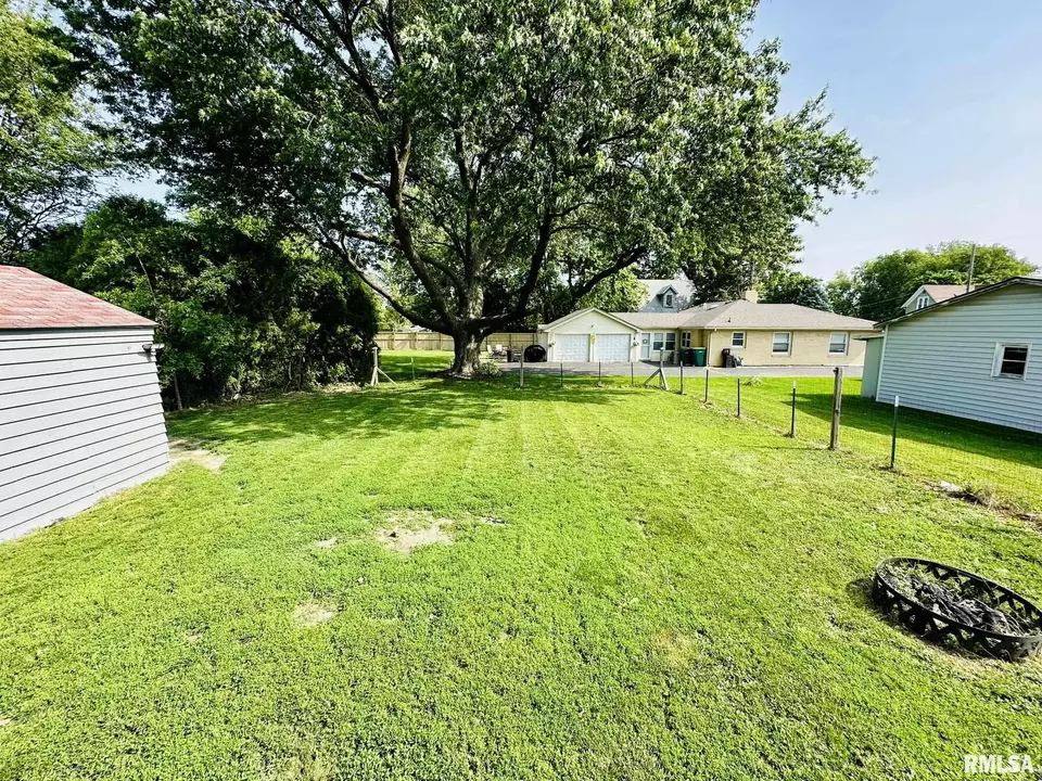  1231 W North St, Galesburg, IL 61401 photo 3