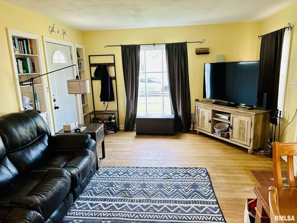  1231 W North St, Galesburg, IL 61401 photo 5