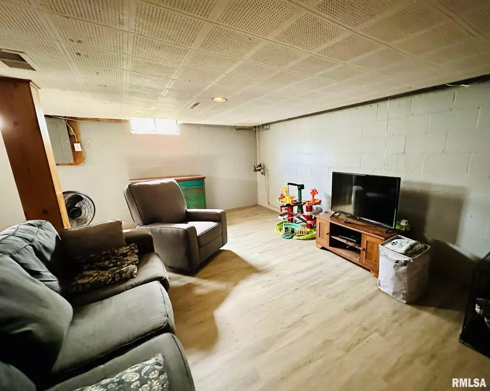  1231 W North St, Galesburg, IL 61401 photo 20