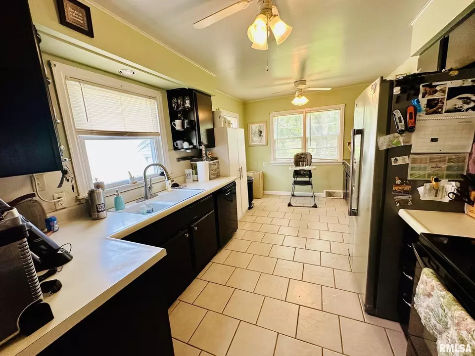  1231 W North St, Galesburg, IL 61401 photo 9