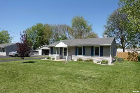 2057 Newcomer Dr, Galesburg, IL 61401