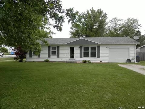 107 E Prairie St, Wataga, IL 61488