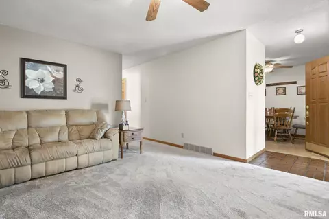 3025 Selkirk Rd, Springfield, IL 62702 photo 5