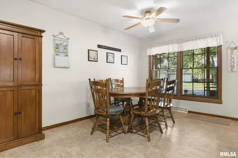 3025 Selkirk Rd, Springfield, IL 62702 photo 9