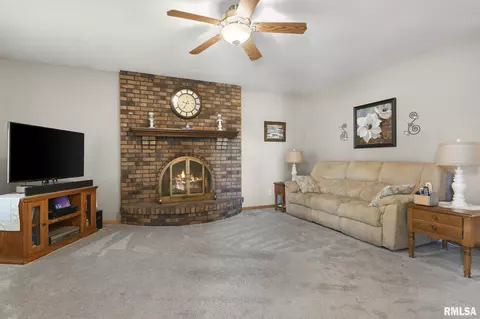 3025 Selkirk Rd, Springfield, IL 62702 photo 4