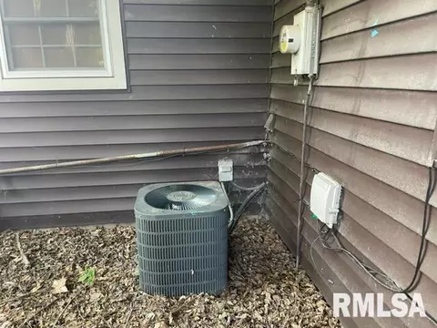 104 S Wesley St, Springfield, IL 62703 photo 3