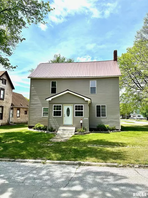 802 W Washington St, Beardstown, IL 62618