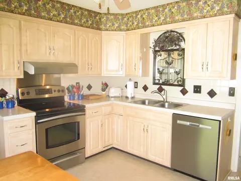 933 Westview Dr, Springfield, IL 62704 photo 11
