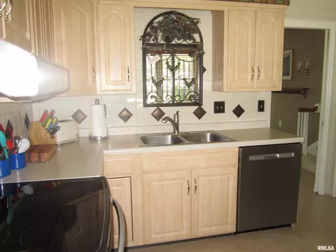 933 Westview Dr, Springfield, IL 62704 photo 13
