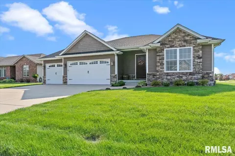 2801 Covered Wagon Trl, Springfield, IL 62711