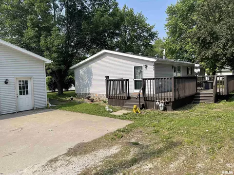 124 E Street St, Ursa, IL 62376