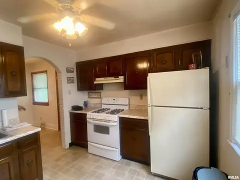 1709 E Knox Ave, Springfield, IL 62703 photo 8