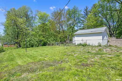1301 N Osburn Ave, Springfield, IL 62702 photo 16