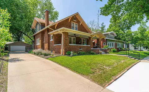 405 Lincoln Ave, Lincoln, IL 62656