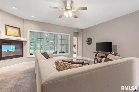 2312 Winners Circle Cir, Springfield, IL 62702 photo 5