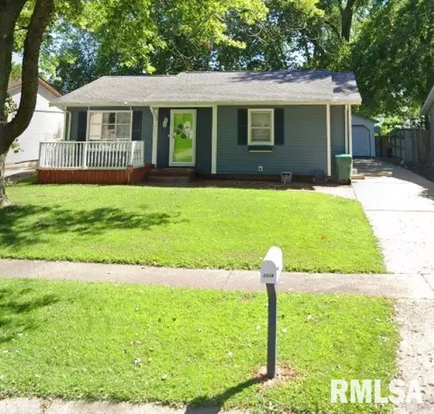 2016 Stanhope Rd, Springfield, IL 62702