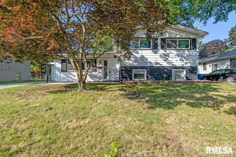 28 Bel Aire Dr, Springfield, IL 62703
