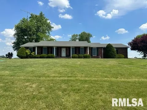 9937 E Loami Rd, Loami, IL 62661