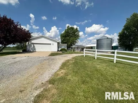 9937 E Loami Rd, Loami, IL 62661 photo 2