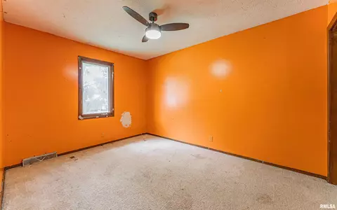203 Saratoga Rd, Normal, IL 61761 photo 13