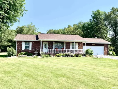 1649 Wolf Rd, Chapin, IL 62628