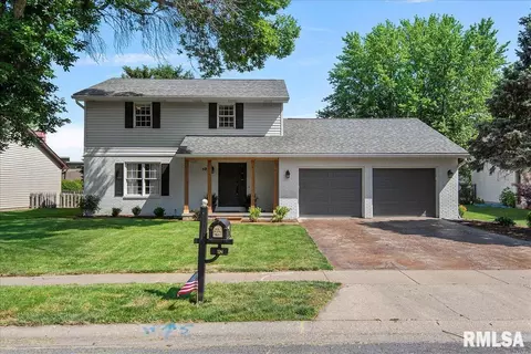 10 Jacobs Ln, Jacksonville, IL 62650
