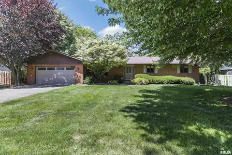 213 Wild Rose Ln, Rochester, IL 62563