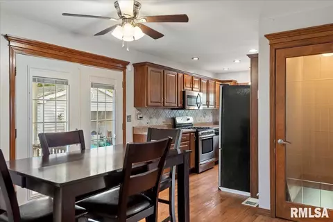 1419 E Washington St, Springfield, IL 62703 photo 9