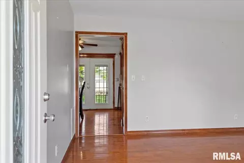 1419 E Washington St, Springfield, IL 62703 photo 4