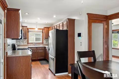 1419 E Washington St, Springfield, IL 62703 photo 10