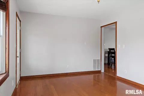 1419 E Washington St, Springfield, IL 62703 photo 7