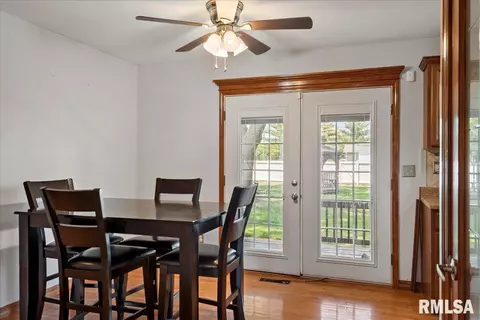 1419 E Washington St, Springfield, IL 62703 photo 8
