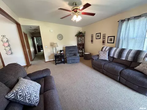 4047 Oakbrook Ct, Springfield, IL 62711 photo 4