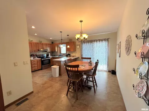 4047 Oakbrook Ct, Springfield, IL 62711 photo 7