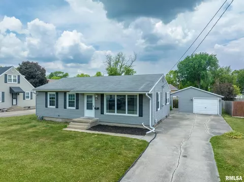 1279 Bridge Ave, Galesburg, IL 61401