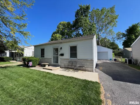 24 Homewood Ct, Springfield, IL 62704