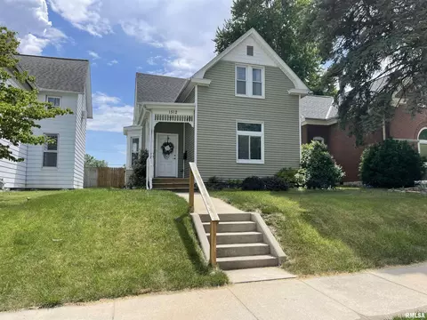 1512 College Ave, Quincy, IL 62301
