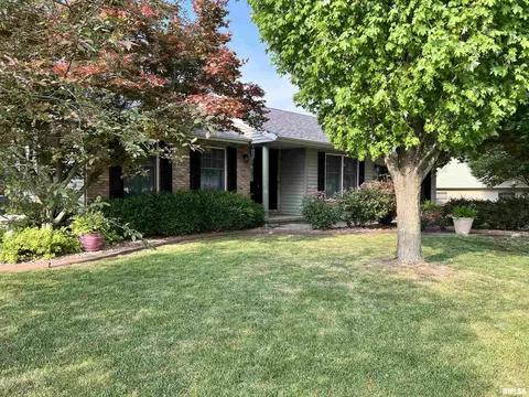 104 E Sherry Dr, Springfield, IL 62703