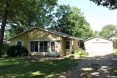 305 N Olin St, Altona, IL 61414