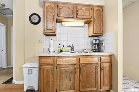 17 Bonnie Ct, Springfield, IL 62704 photo 8
